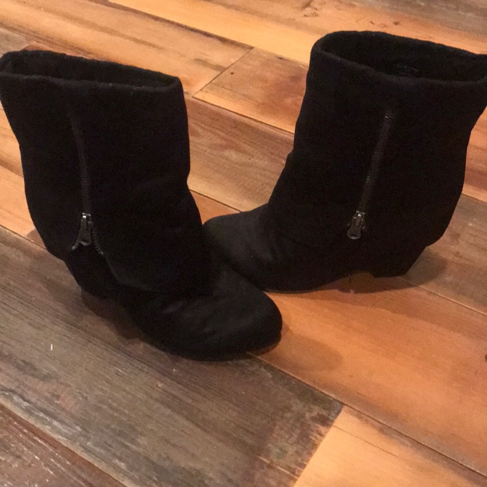 Black suede MIA booties size 8.5